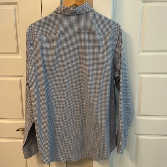 EUC Vineyard Vibes slim fit cooper performance button down - Picture 3 of 3